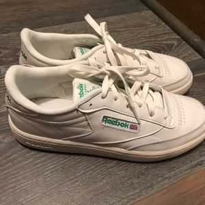 Women’s Reebok Lifestyle Club Size 9